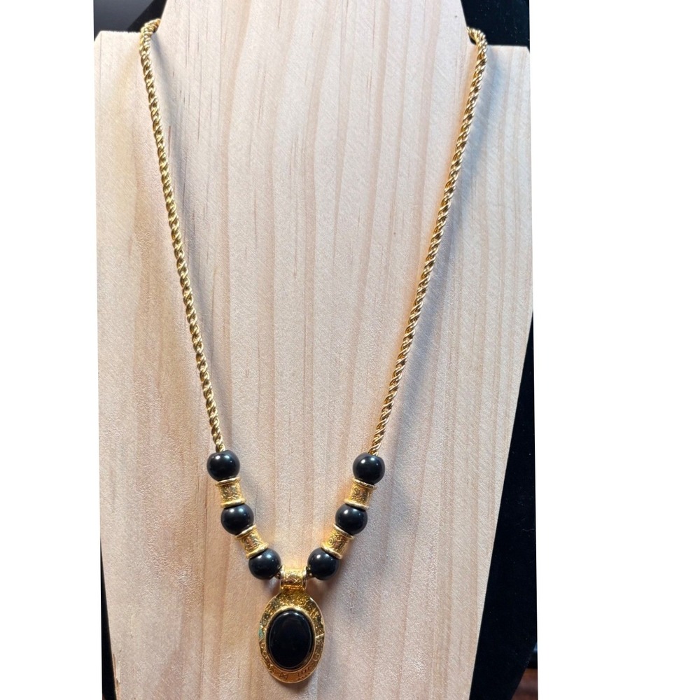 Liz Claiborne Black and Gold Tone Pendant Vintage Women Necklace Cabochon